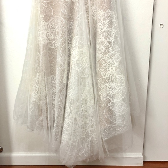 Vera Wang Bridal Olympia 110515 Silk Tulle & Chantilly Lace Gown - Picture 8 of 12
